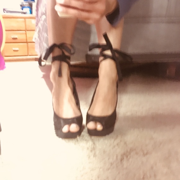 Colin Stuart black mesh toe heels with laces - Picture 6 of 8